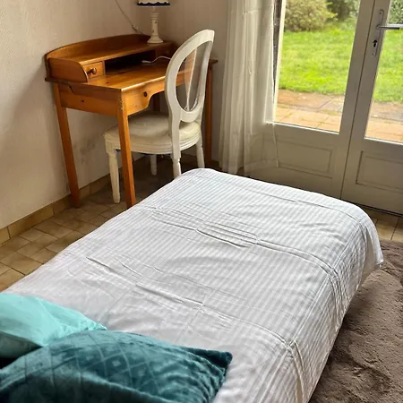 Chez Colette, Maison Agreable بيت للعطل Villebernier